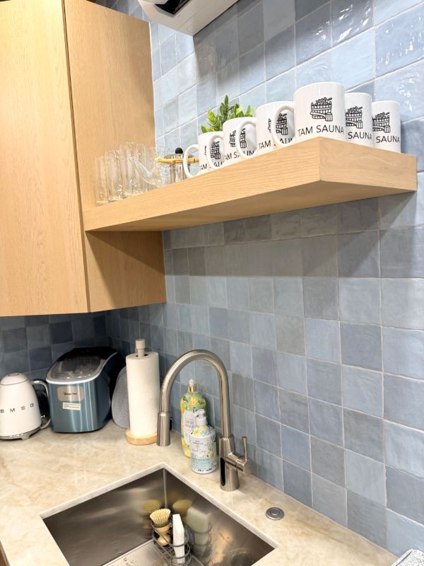 Kitchen with blue tiles